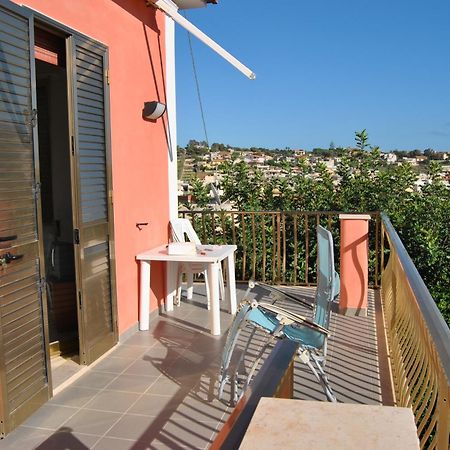 La Rosa Del Deserto Bed & Breakfast Scicli Exterior photo